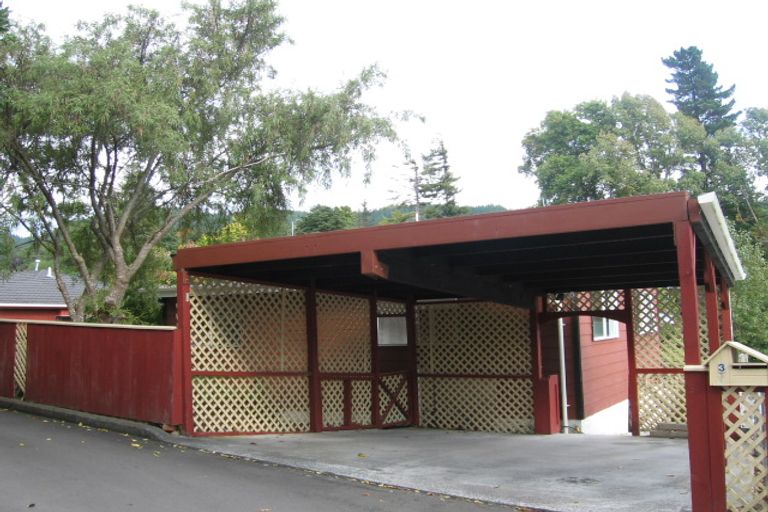 Photo of property in 3 Taunton Way, Pinehaven, Upper Hutt, 5019