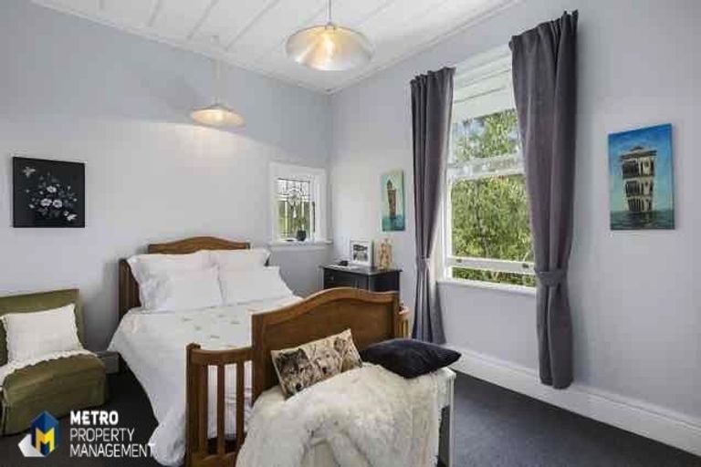 Photo of property in 52 Sutherland Street, Dunedin Central, Dunedin, 9016