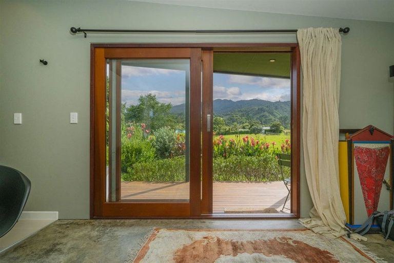 Photo of property in 19 Victoria Street, Coromandel, 3506