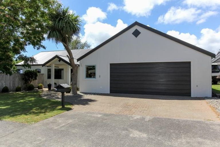 Photo of property in 83 Branch Road, Highlands Park, New Plymouth, 4312