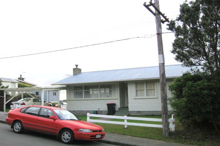 Photo of property in 2 Diane Grove, Paparangi, Wellington, 6037