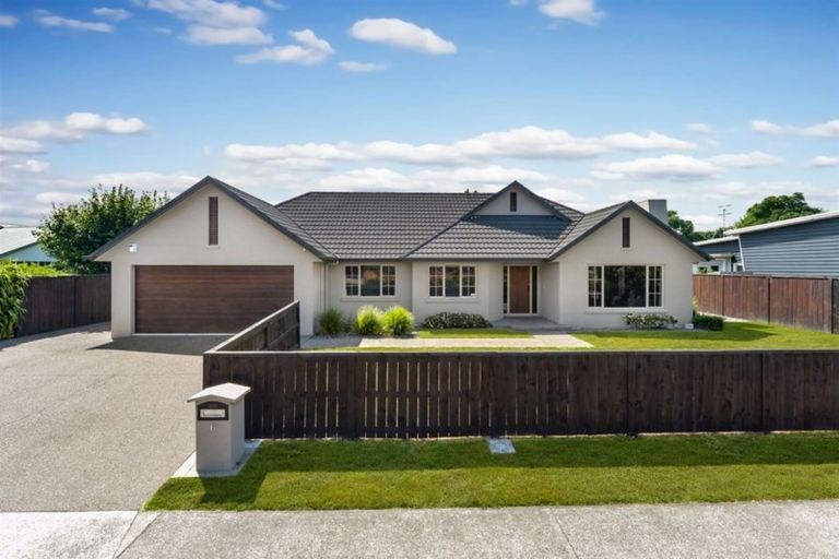 Photo of property in 6 Sovereign Place, Rototuna North, Hamilton, 3210