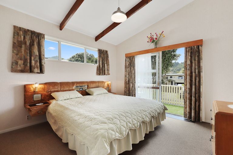 Photo of property in 27 Ocean View Road, Waihi Beach, 3611
