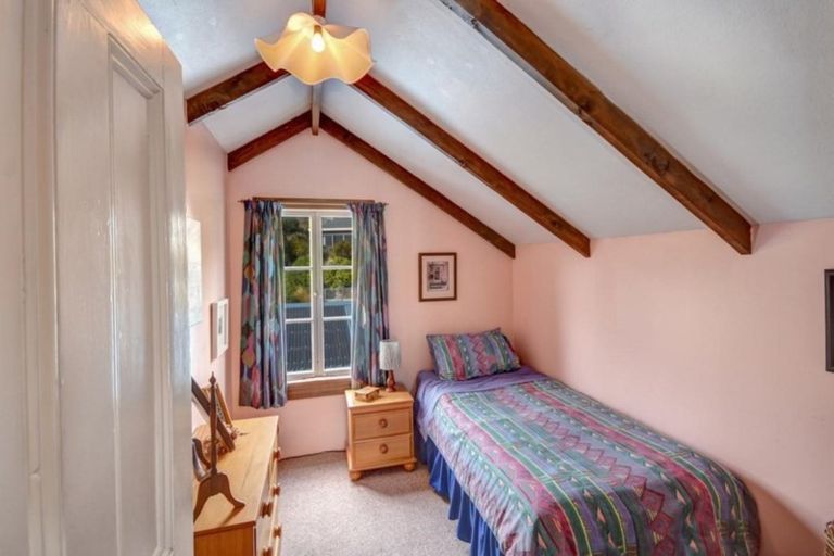 Photo of property in 6 Marion Street, Macandrew Bay, Dunedin, 9014