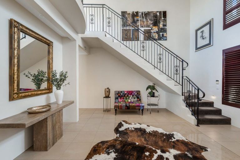 Photo of property in 2 Glenoaks Rise, Mellons Bay, Auckland, 2014