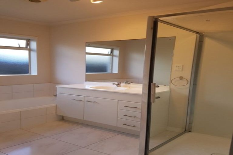 Photo of property in 27 Dan Tori Place, Orewa, 0931