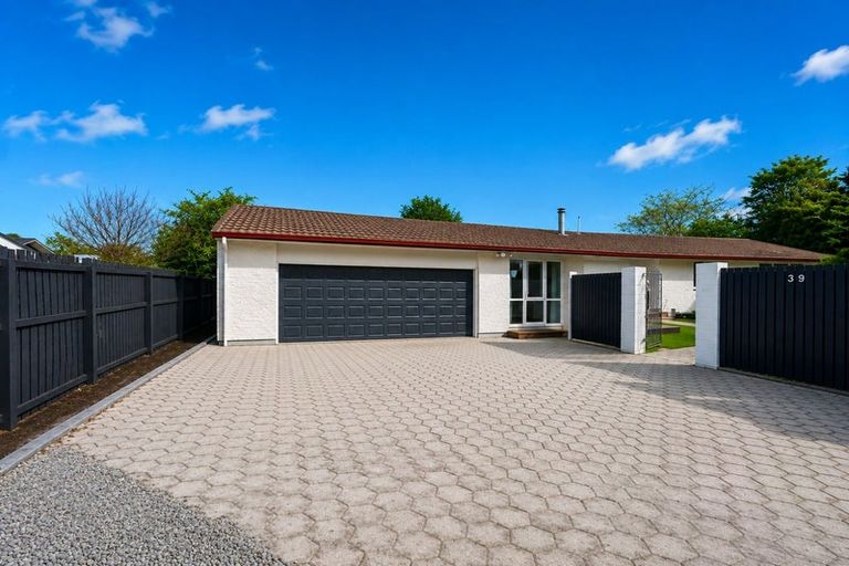 Photo of property in 39 Gibbs Drive, Woodend, 7610
