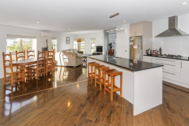 Photo of property in 64 Isabella Drive, Pukekohe, 2120