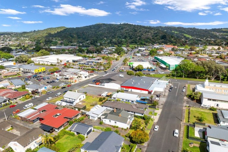 Photo of property in 6 Shortland Street, Regent, Whangarei, 0112