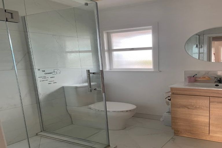 Photo of property in 3/13 Creamer Avenue, Belmont, Auckland, 0622