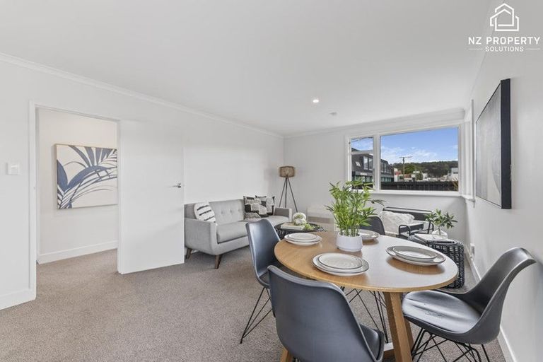 Photo of property in 73 Macandrew Road, South Dunedin, Dunedin, 9012