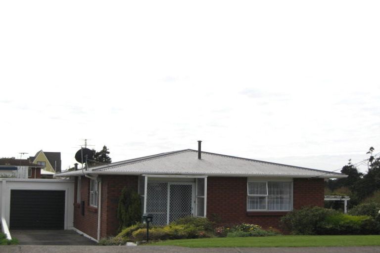 Photo of property in 44 Omata Road, Marfell, New Plymouth, 4310