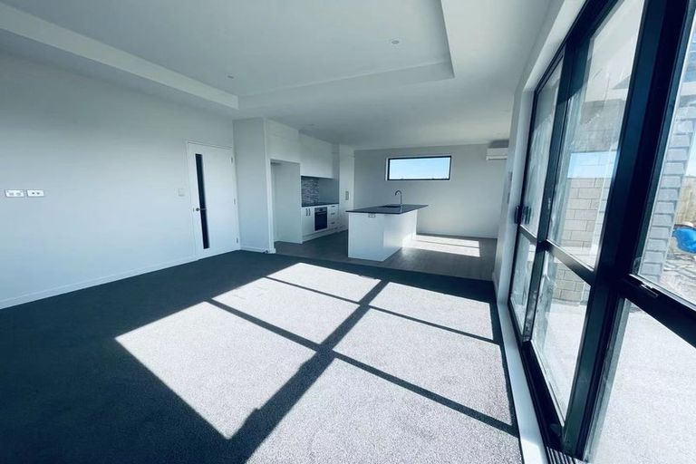 Photo of property in 27 Horoeka Street, Russley, Christchurch, 8042