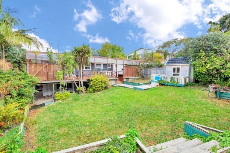 Photo of property in 12 Arahia Street, Northcote, Auckland, 0627