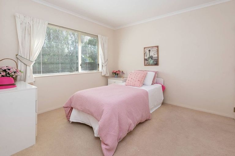 Photo of property in 16 Nad Place, East Tamaki Heights, Auckland, 2016