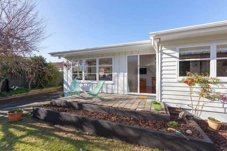 Photo of property in 96 Matatua Road, Raumati Beach, Paraparaumu, 5032