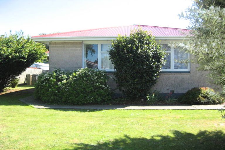 Photo of property in 130 Northcote Road, Northcote, Christchurch, 8052