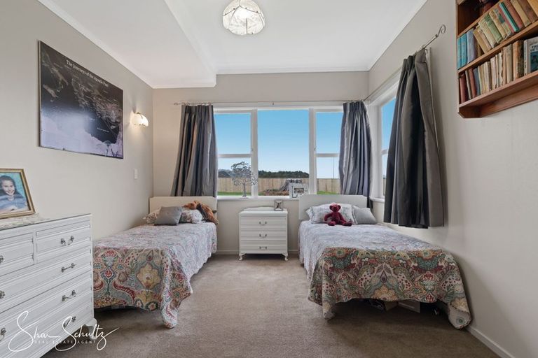 Photo of property in 31 Franklin Road, Paparoa, 0571