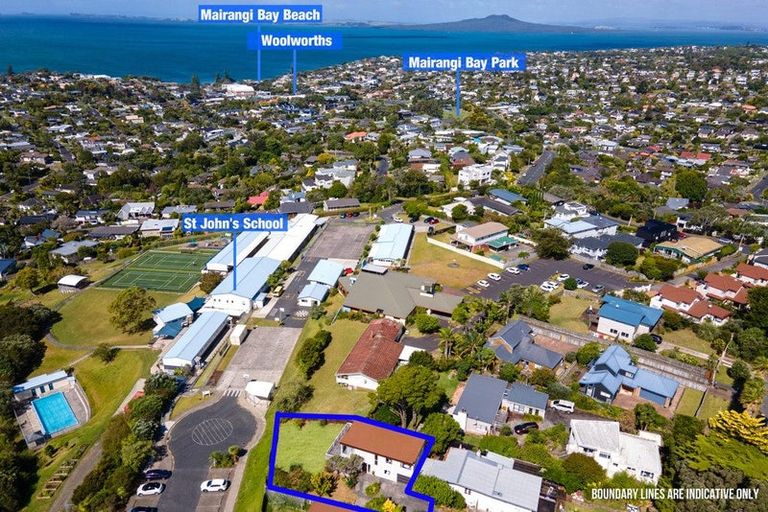 Photo of property in 2/401 East Coast Road, Mairangi Bay, Auckland, 0630