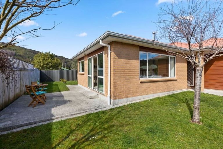 Photo of property in 11 Woodland Grove, Wainuiomata, Lower Hutt, 5014