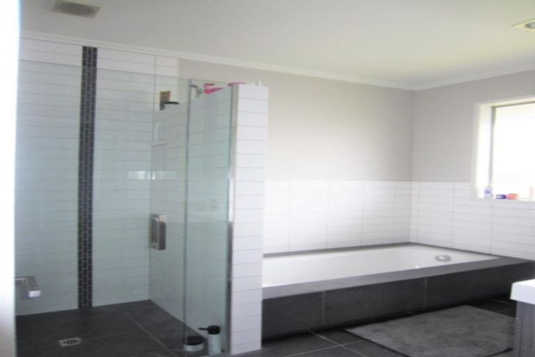 Photo of property in 8 Grenache Place, Rototuna, Hamilton, 3210