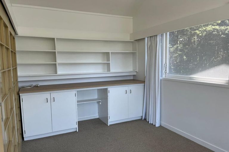 Photo of property in 27 Walpole Avenue, Hillpark, Auckland, 2102