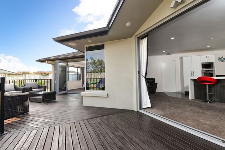 Photo of property in 10 Whitney Place, Rototuna North, Hamilton, 3210