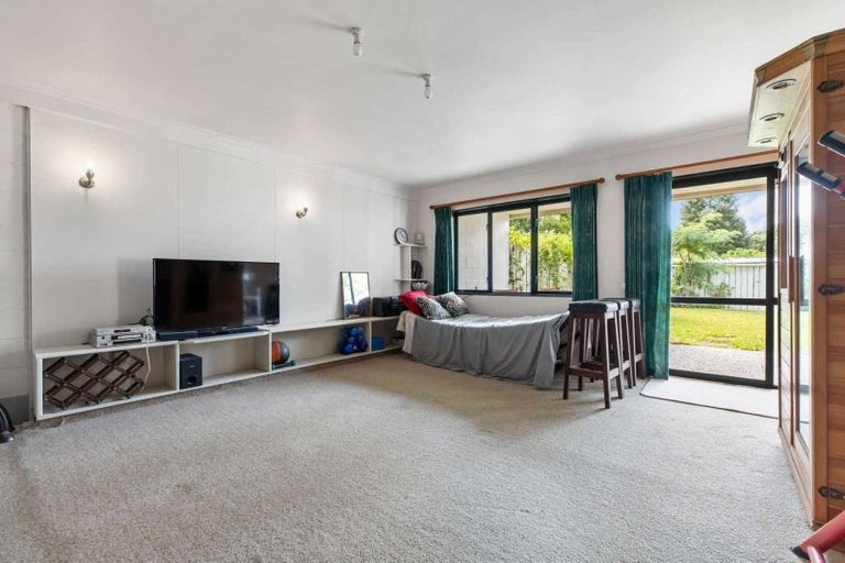 Photo of property in 116 Wood Bay Road, Titirangi, Auckland, 0604