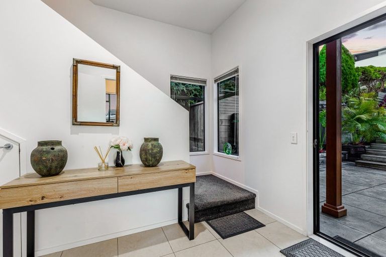 Photo of property in 35 Masterton Road, Rothesay Bay, Auckland, 0630