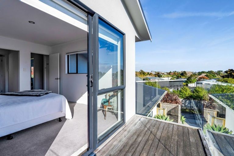 Photo of property in 76 Oranga Street, Westown, New Plymouth, 4310