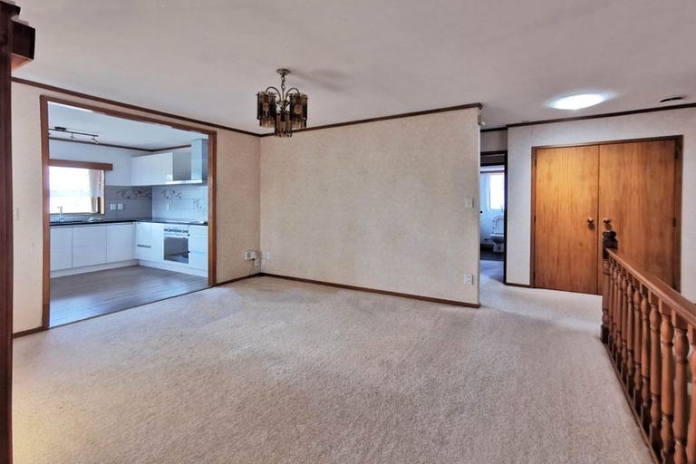 Photo of property in 2/9 Billabong Place, Botany Downs, Auckland, 2010