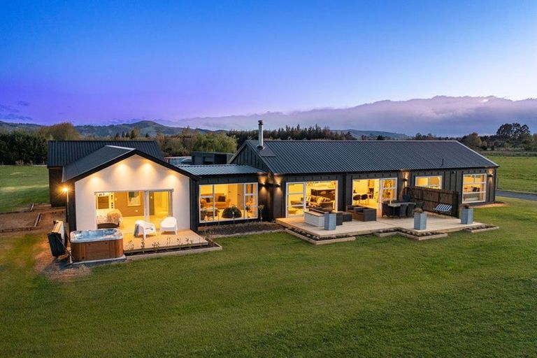 Photo of property in 165 Tirohanga Road, North Taieri, Mosgiel, 9092