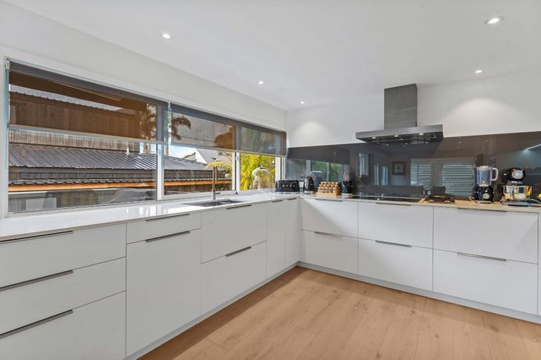 Photo of property in 15 The Strand, Takapuna, Auckland, 0622