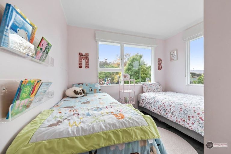 Photo of property in 21 Montana Road, Totara Park, Upper Hutt, 5018