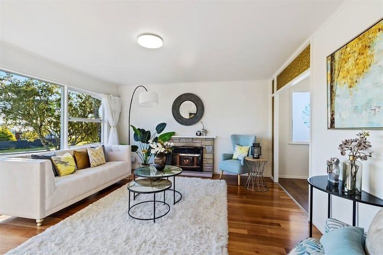 Photo of property in 32 Kirrie Avenue, Te Atatu South, Auckland, 0610