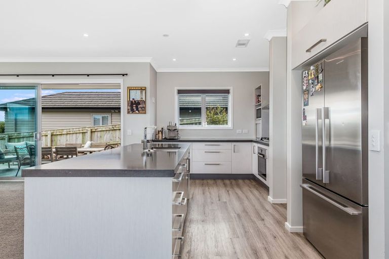 Photo of property in 105 Endeavour Drive, Whitby, Porirua, 5024