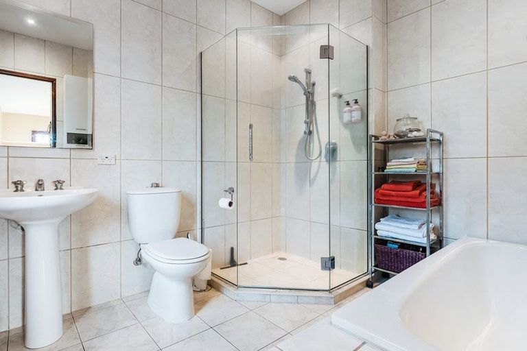 Photo of property in 1/52 Harvey Street, Waipahihi, Taupo, 3330