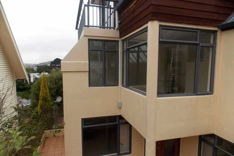 Photo of property in 14a Barton Terrace, Thorndon, Wellington, 6011