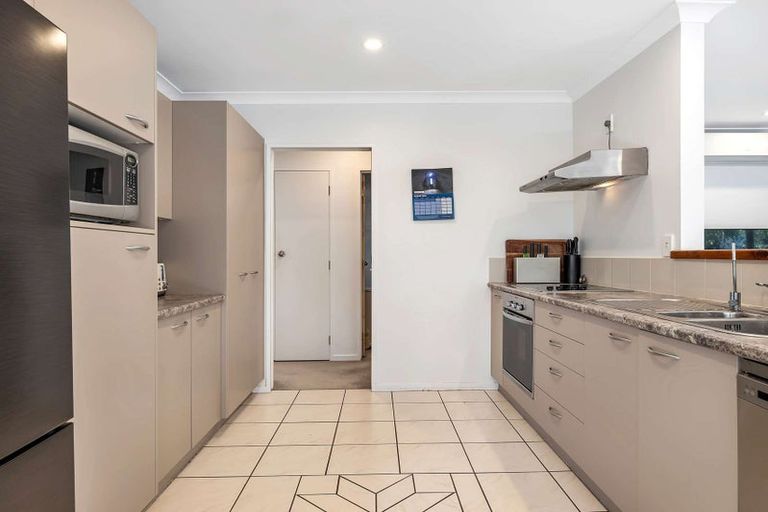 Photo of property in 15 Cabeleigh Drive, Helensville, 0800