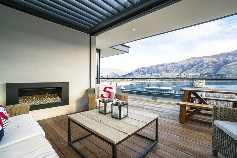 Photo of property in 12 Bay Rise, Wanaka, 9305