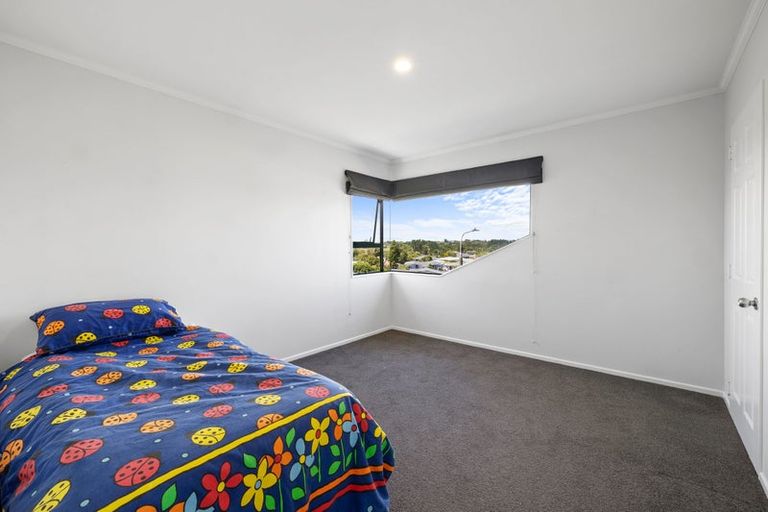 Photo of property in 9 Sandel Rise, Merrilands, New Plymouth, 4312