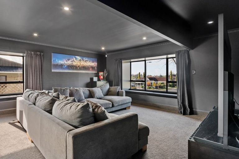 Photo of property in 2 Dallinger Street, St Andrews, Hamilton, 3200