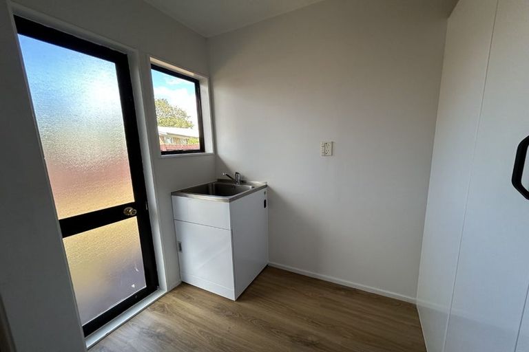 Photo of property in 1/4 Kelvin Road, Papakura, 2110