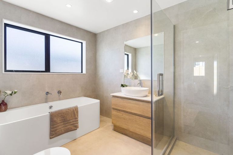 Photo of property in 32 Grand Ridge Avenue, Flat Bush, Auckland, 2019