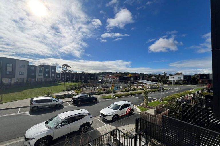 Photo of property in 35 Jabuka Street, Glen Eden, Auckland, 0602