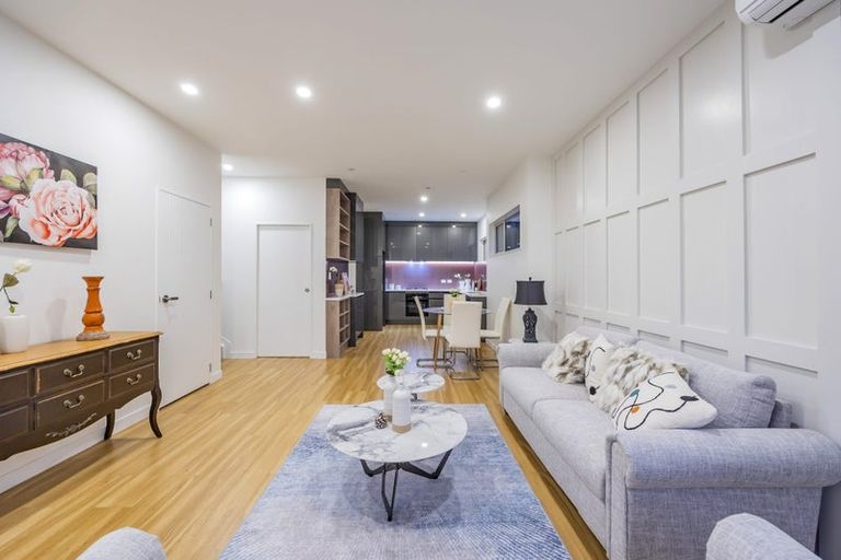 Photo of property in 76b Glenmore Road, Sunnyhills, Auckland, 2010