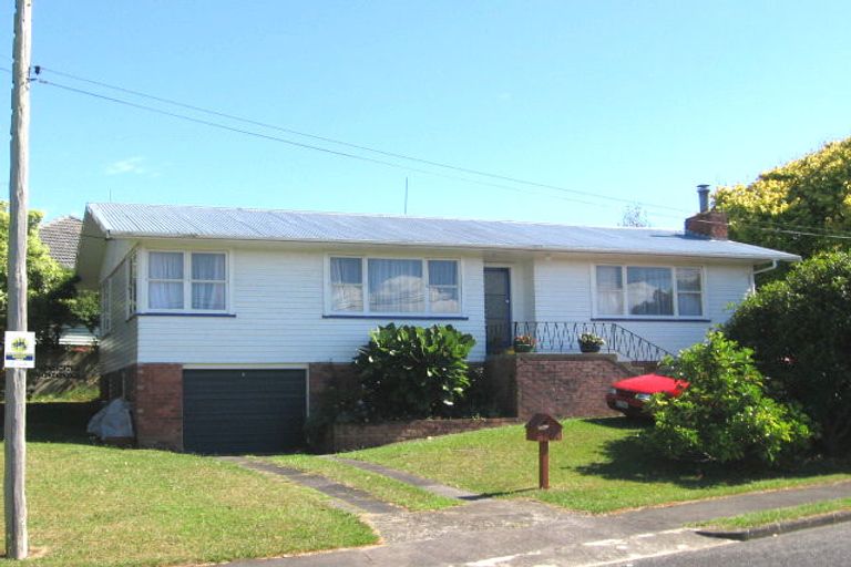 Photo of property in 24 Kohekohe Street, New Lynn, Auckland, 0600