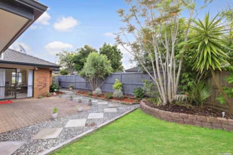 Photo of property in 15 Ironstone Place, Randwick Park, Auckland, 2105