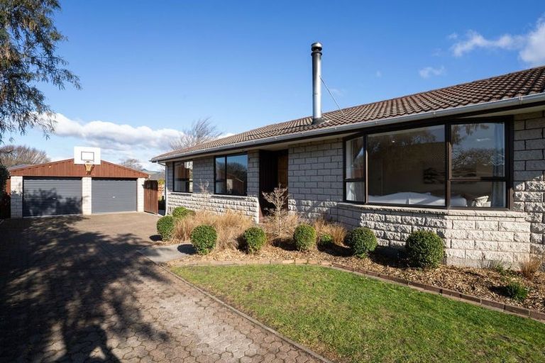 Photo of property in 8 Oldham Crescent, Halswell, Christchurch, 8025