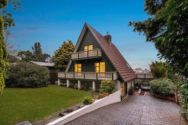 Photo of property in 4 Puketaha Road, Swanson, Auckland, 0816